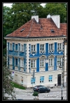 C'est une maison bleue!