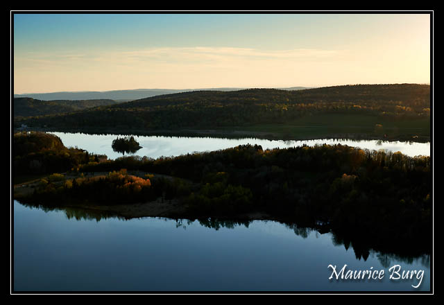 Belvédère des quatre lacs, Le Grand Maclu et le lac d'Ilay