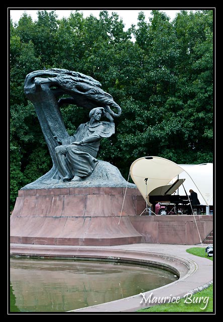 Monument à Chopin, Lazienki